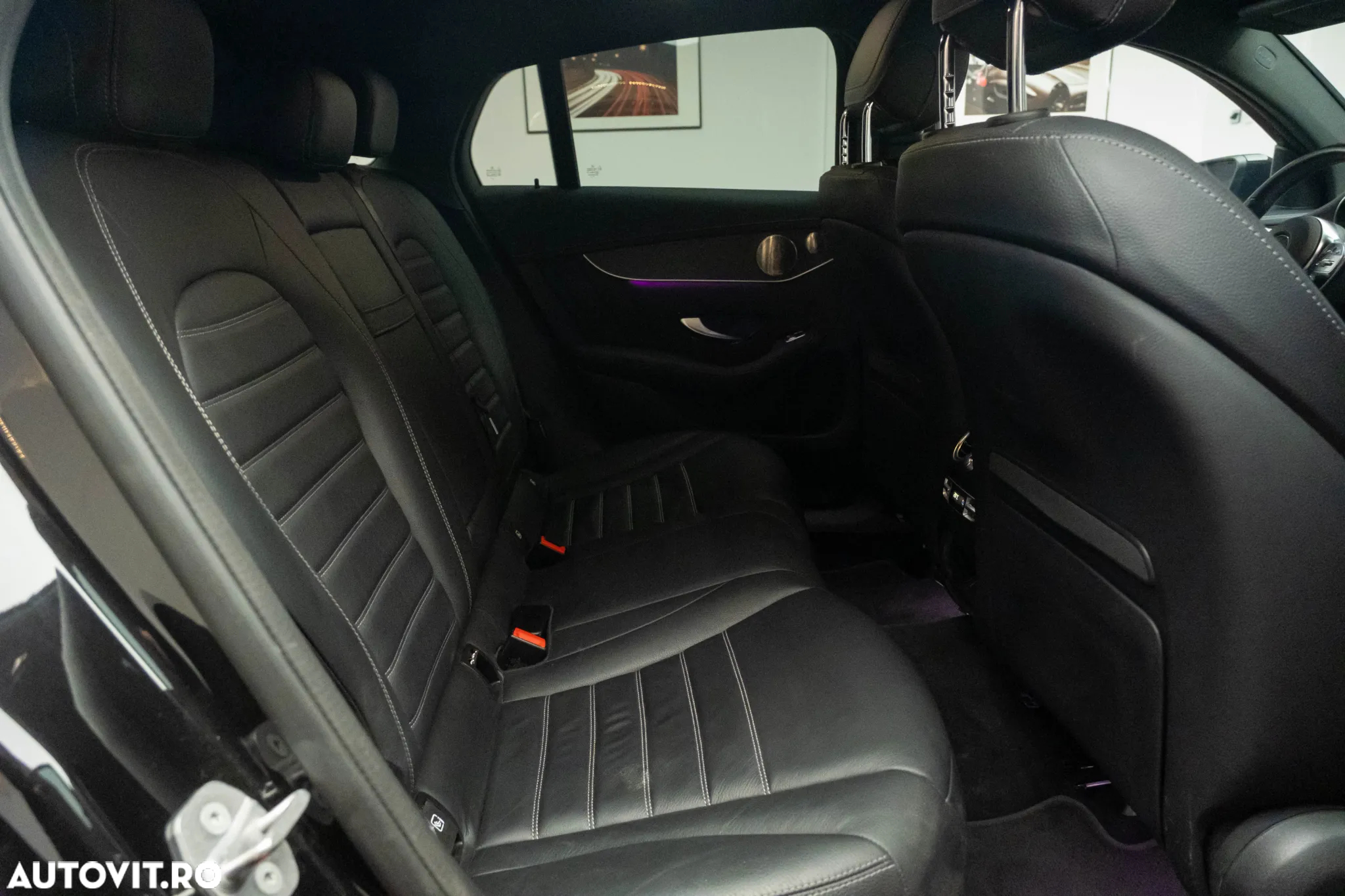 Mercedes-Benz GLC 300 e 4MATIC - 24