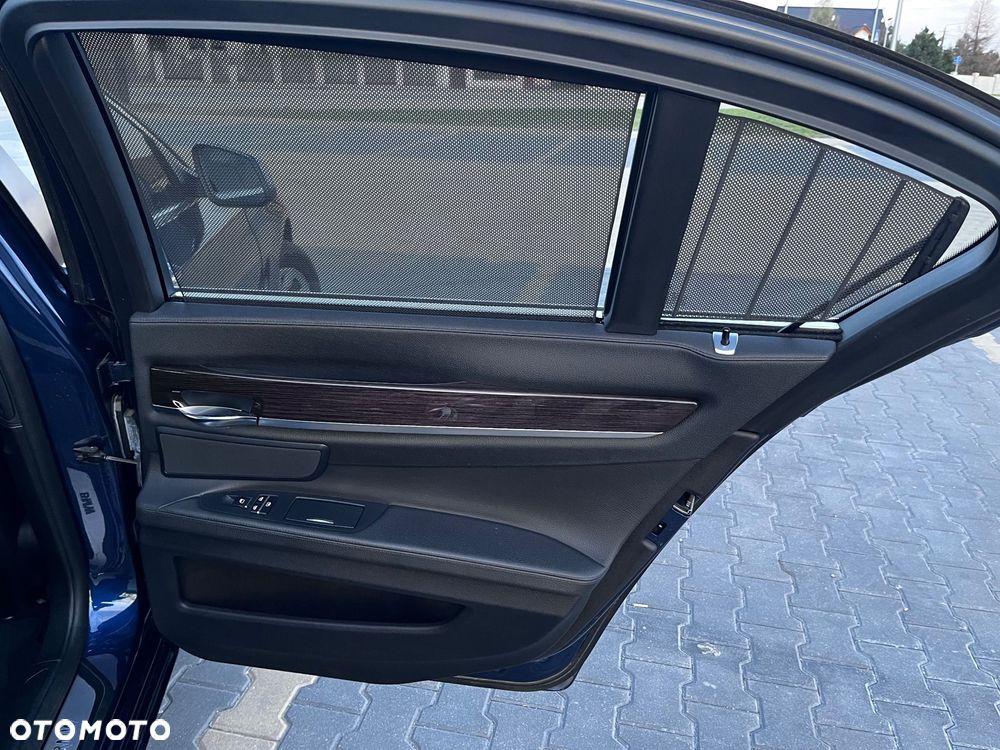 BMW Seria 7 740d xDrive - 17