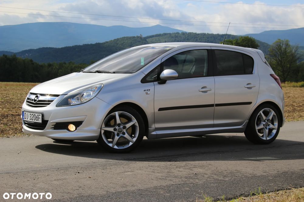 Opel Corsa 1.6T GSI - 10