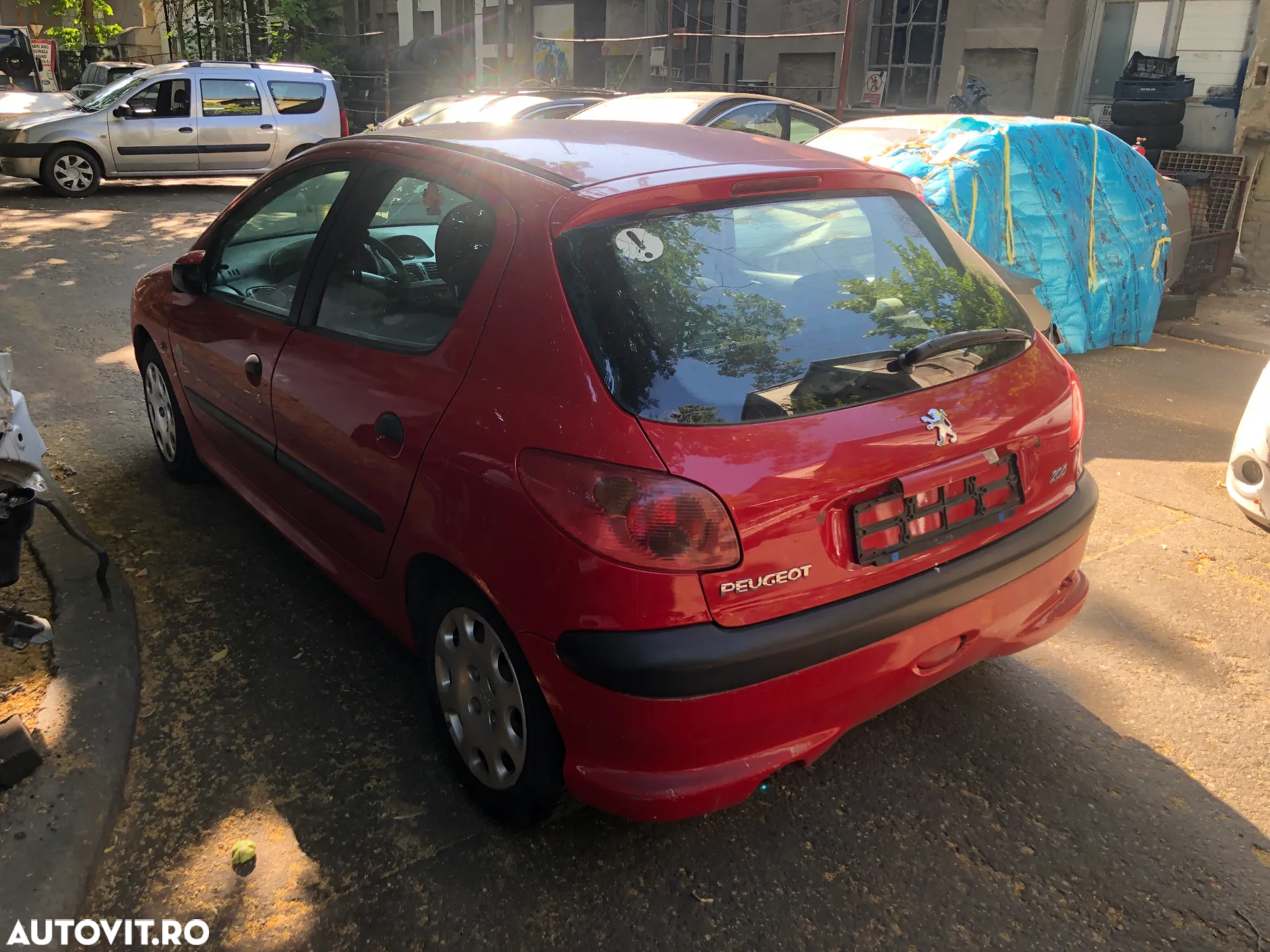 Dezmembrez Peugeot 206 rosu benzina 2005 - 5