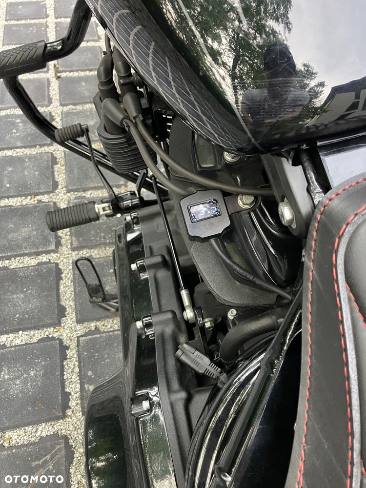 Harley-Davidson Softail Breakout - 11