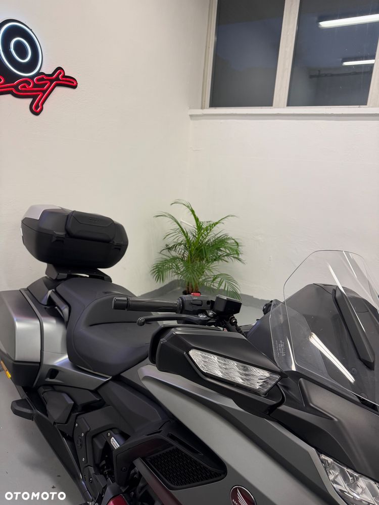 Honda GL - 16