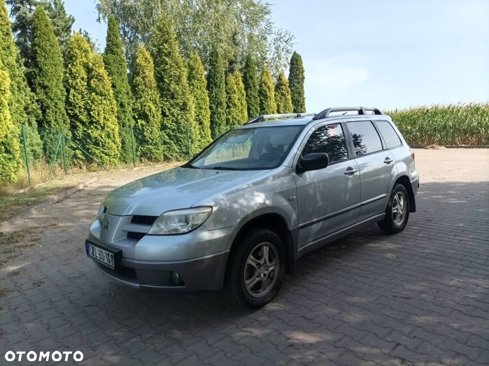 Mitsubishi Outlander - 1