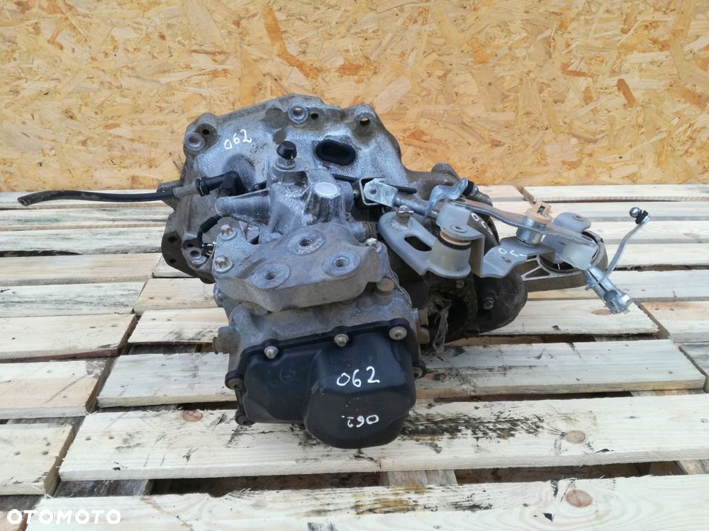 opel corsa d skrzynia biegów 17s9w374 manualna 1.3 diesel 75km 2010r - 2