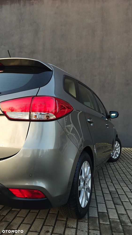 Kia Carens 1.6 GDI ISG Vision - 20
