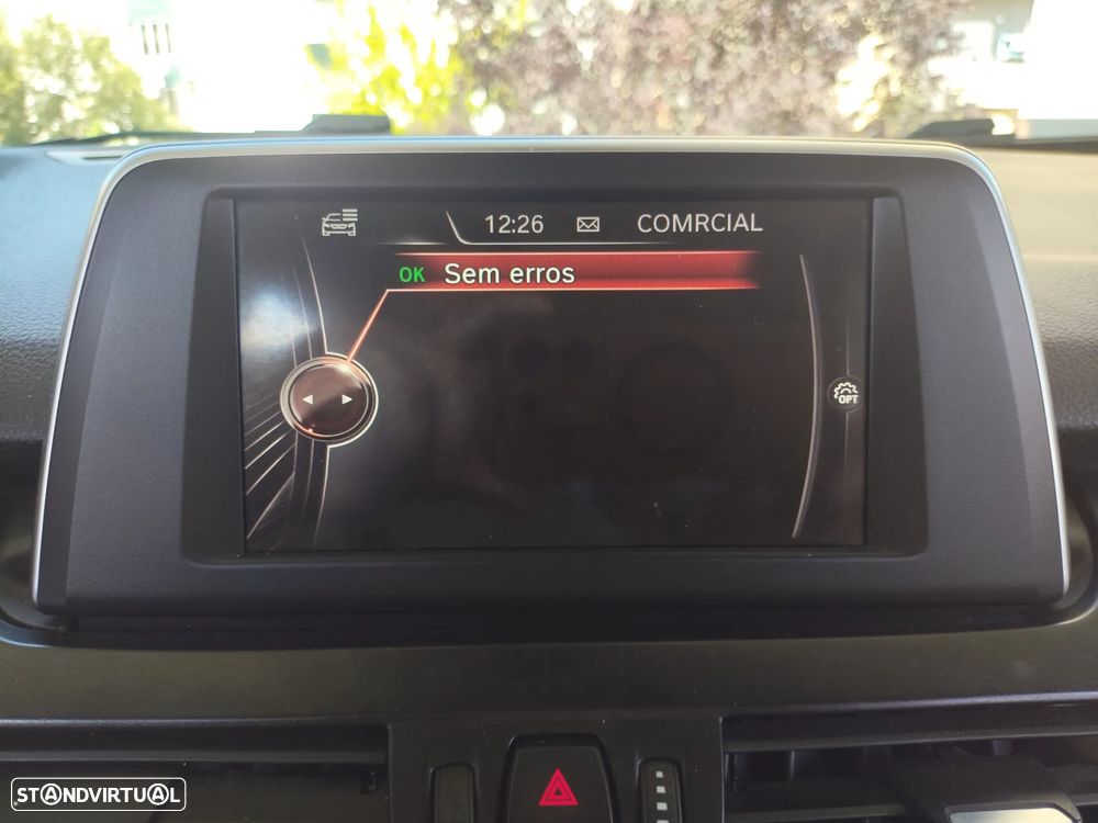 BMW 218 Active Tourer d Line Luxury - 28