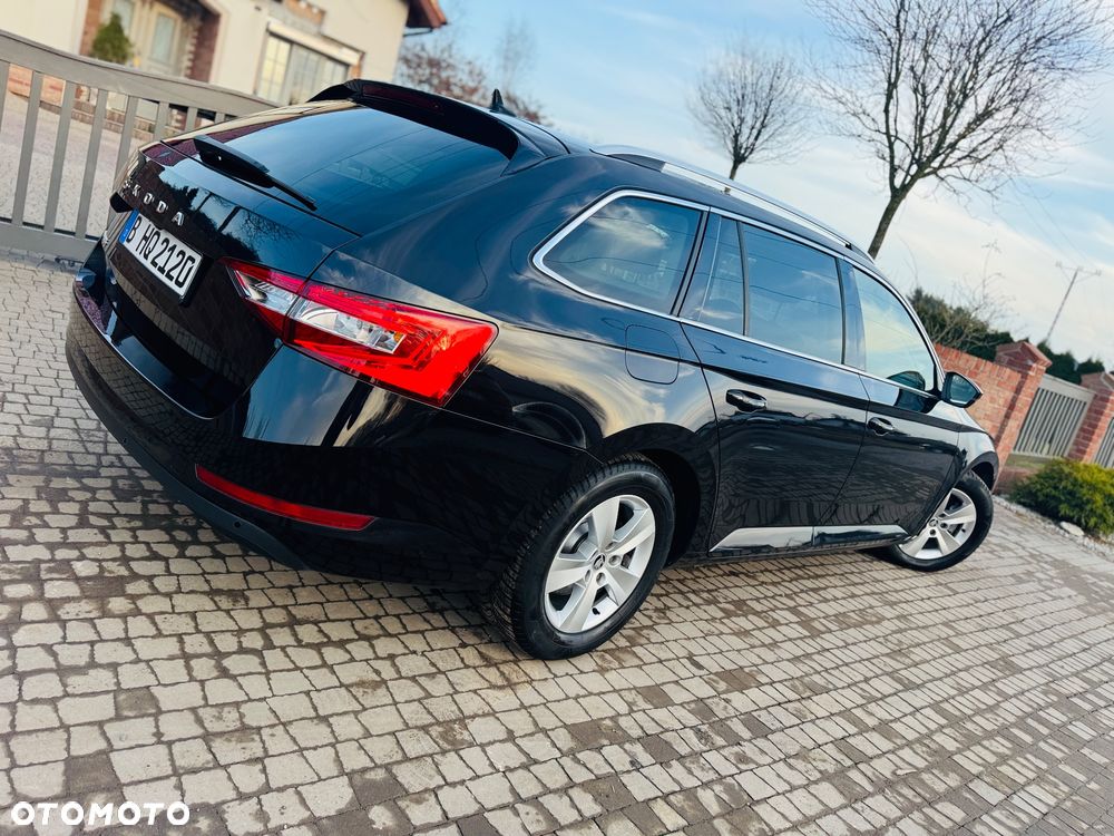 Skoda Superb 2.0 TDI DSG Active - 32