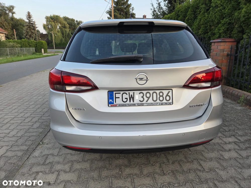 Opel Astra 1.6 CDTI Essentia S&S - 8