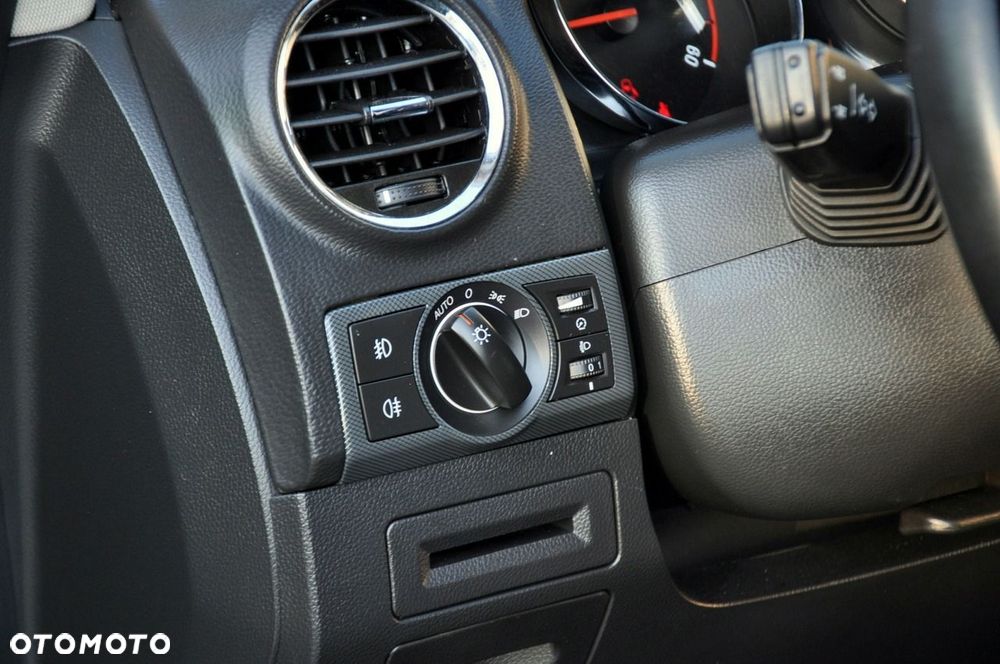 Opel Antara - 36