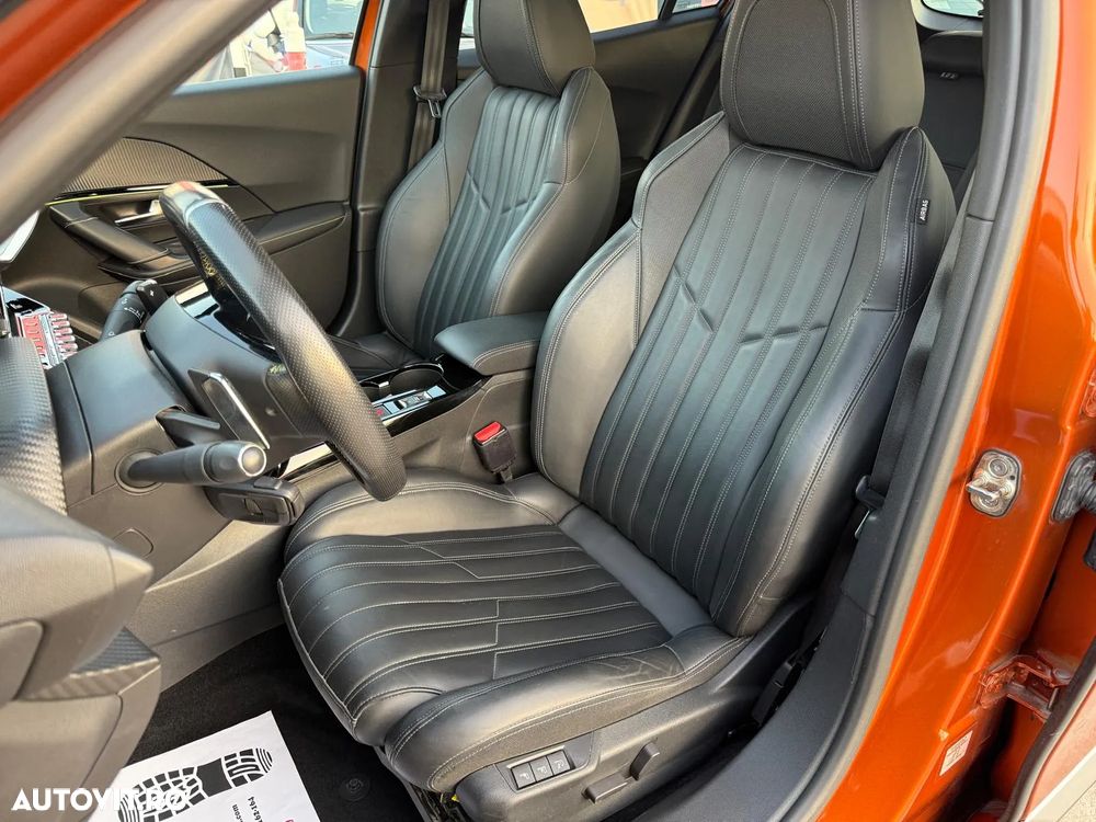 Peugeot 2008 1.2 L PureTech STT EAT8 GT - 17