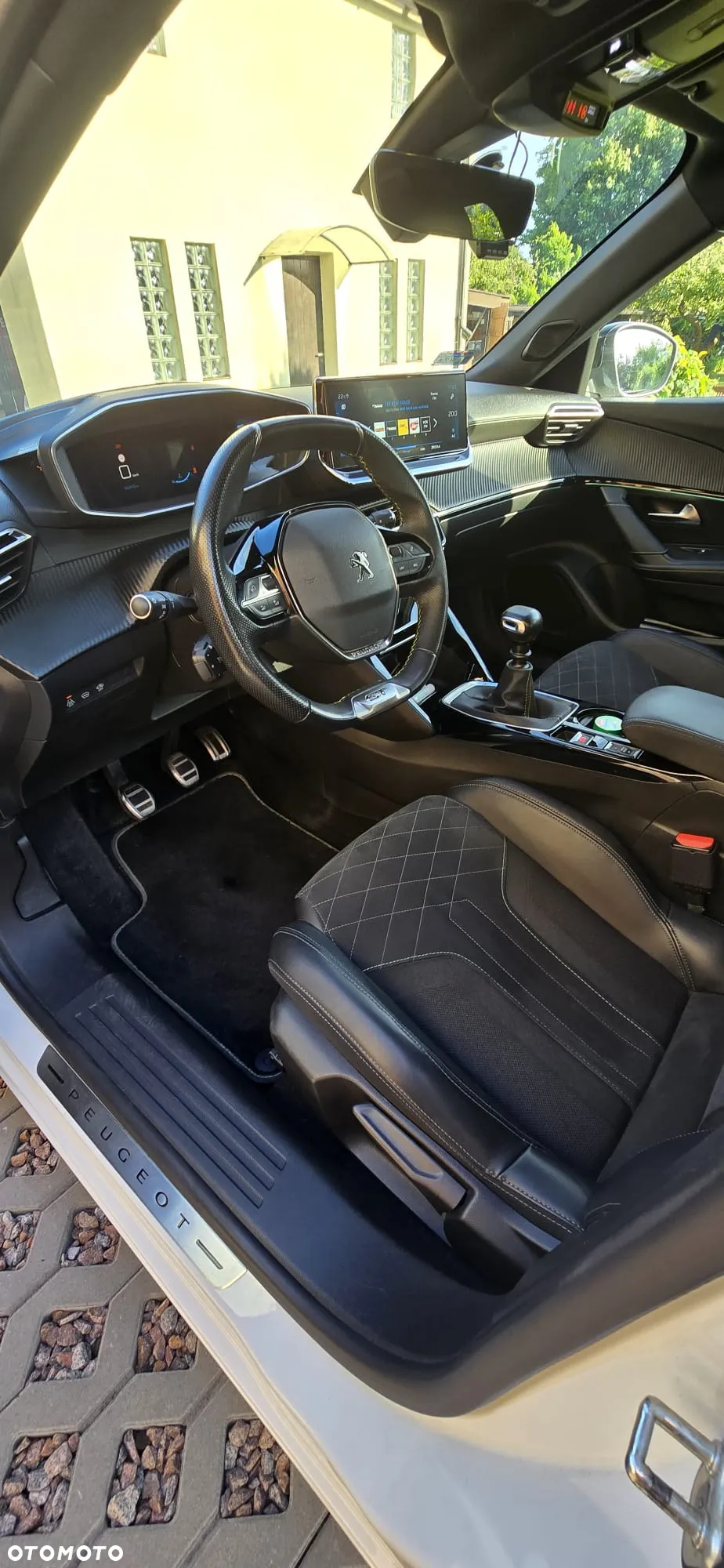 Peugeot 2008 1.2 PureTech GT S&S - 6