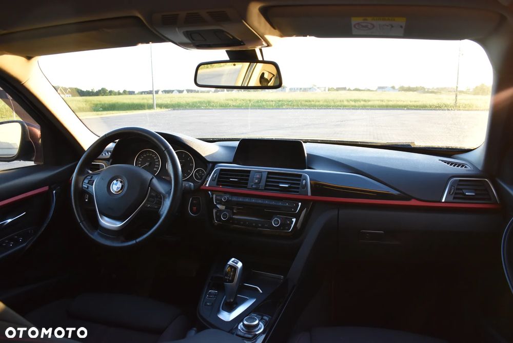 BMW Seria 3 320d Sport Line - 10