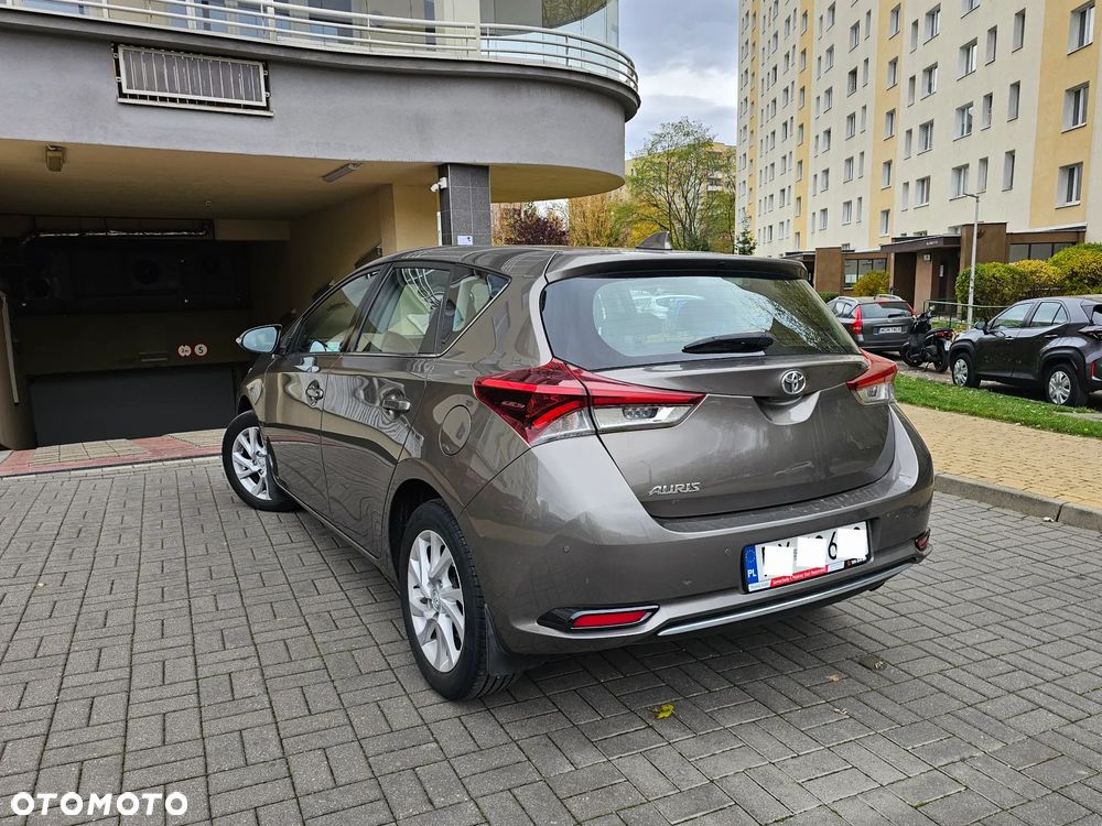 Toyota Auris 1.6 Premium - 4