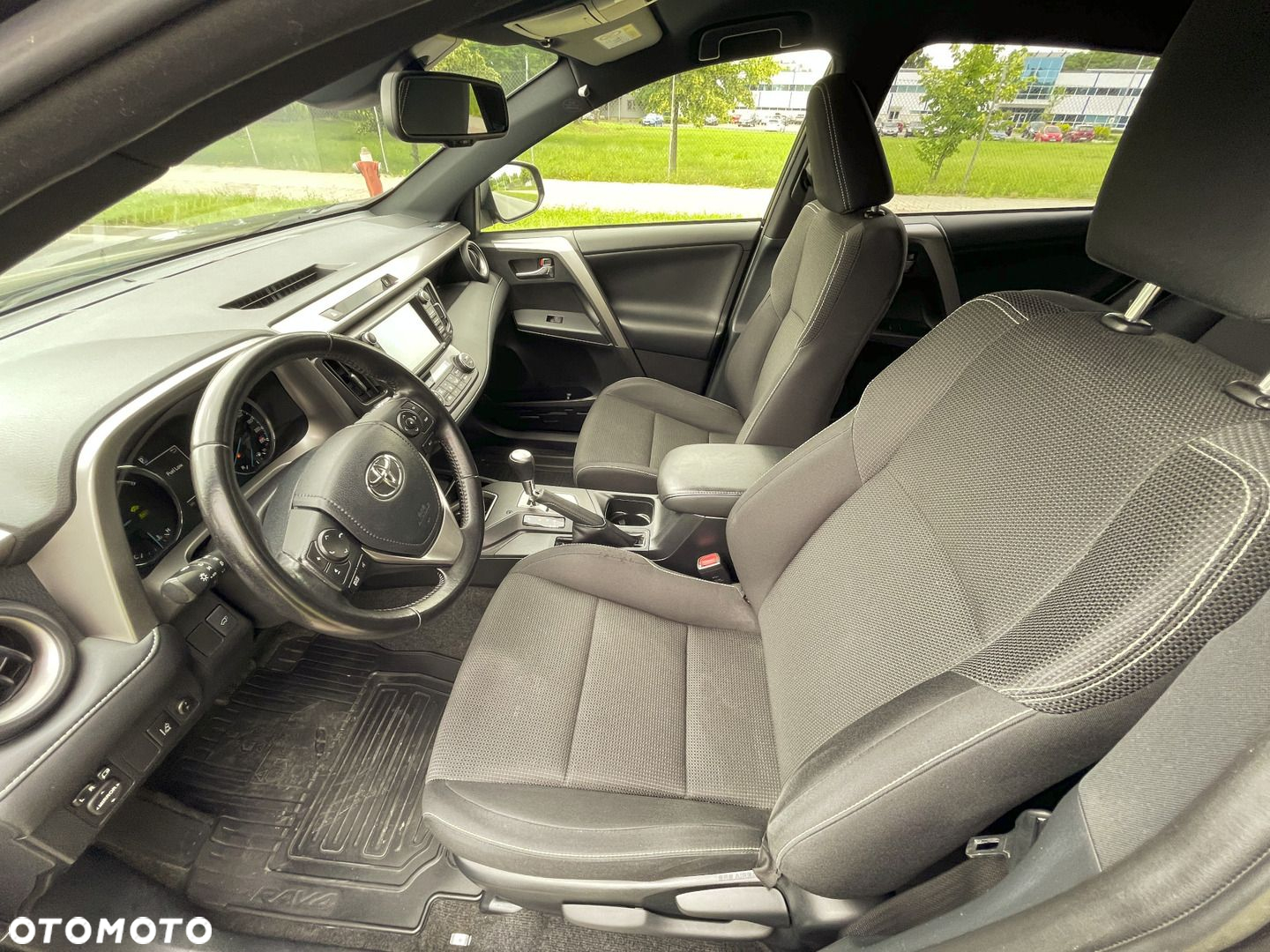 Toyota RAV4 - 9