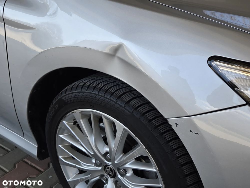 Toyota Camry 2.5 Hybrid Executive CVT - 17