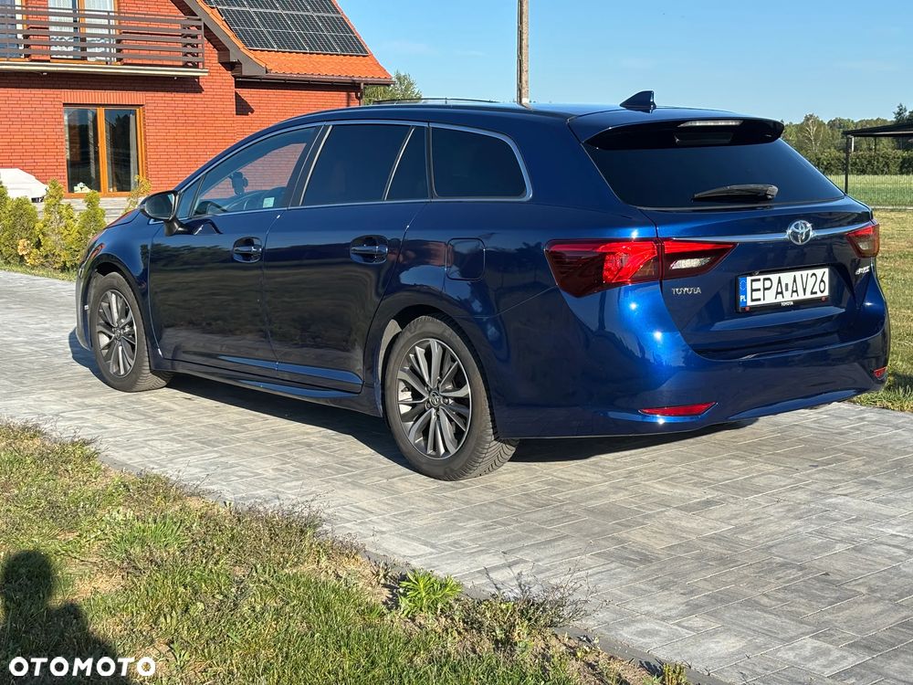 Toyota Avensis 1.8 Premium - 29