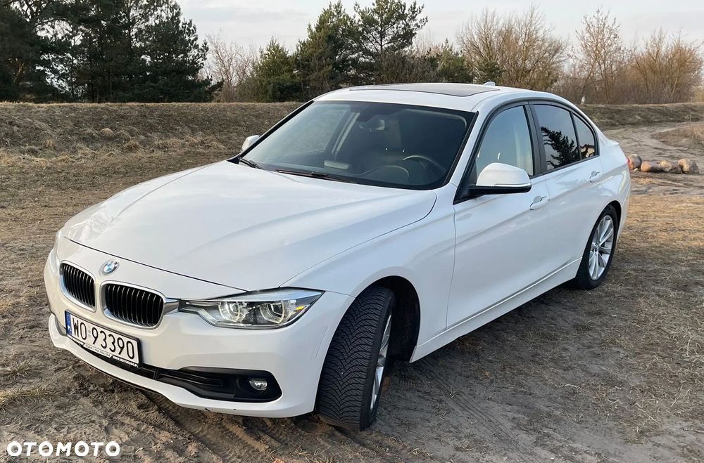 BMW Seria 3 320i - 4