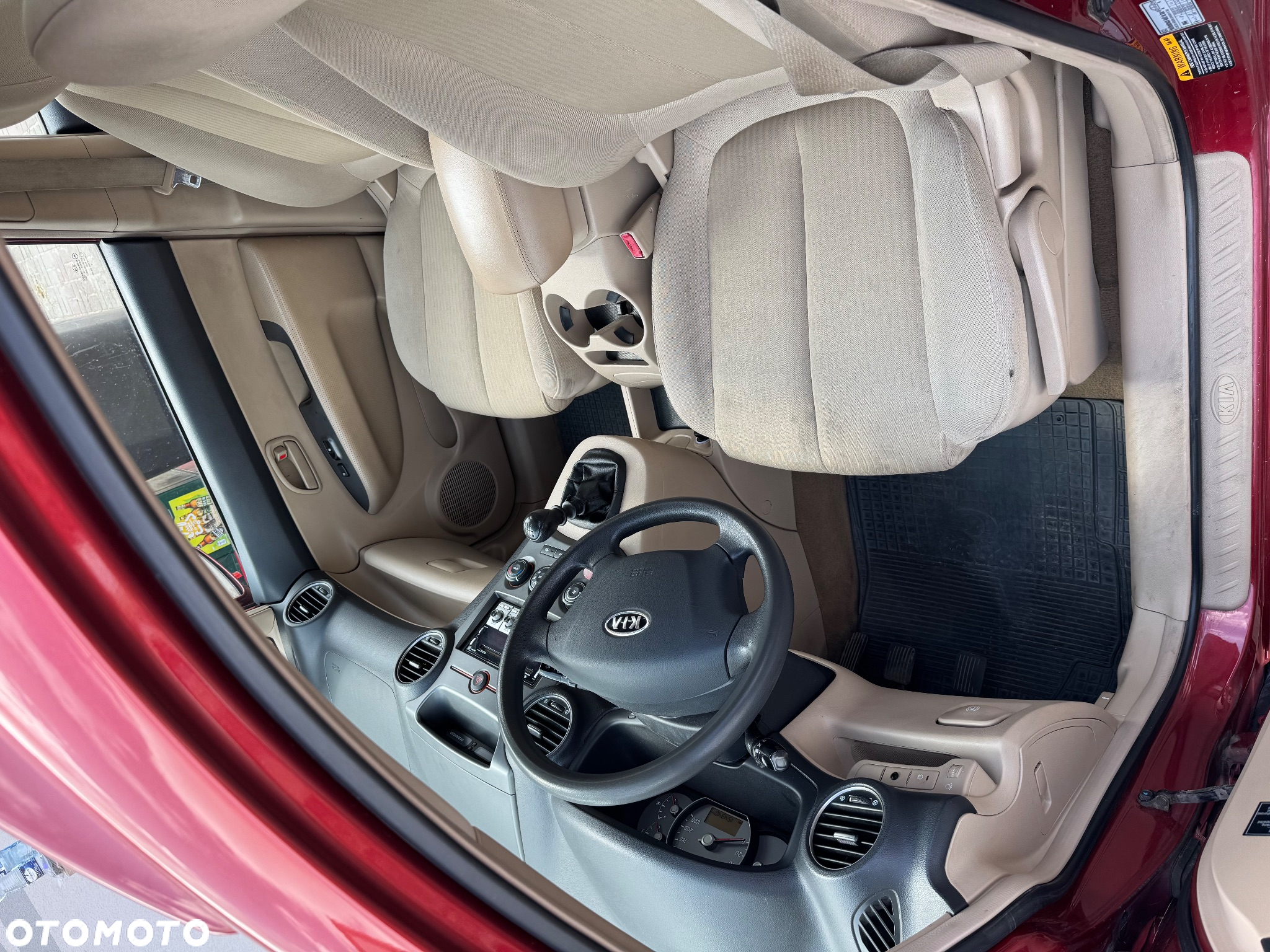 Kia Carens - 5