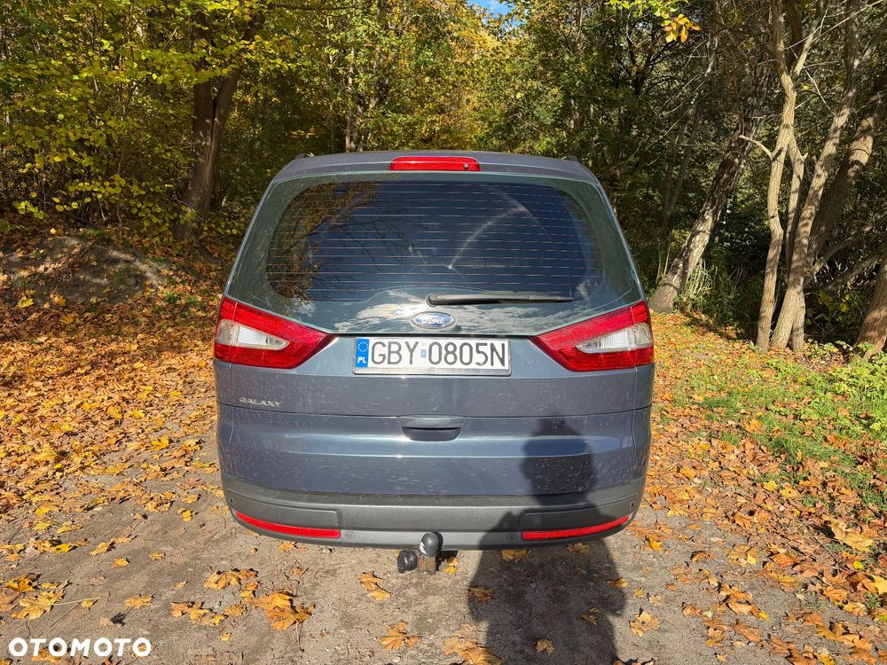 Ford Galaxy 2011 photo 4
