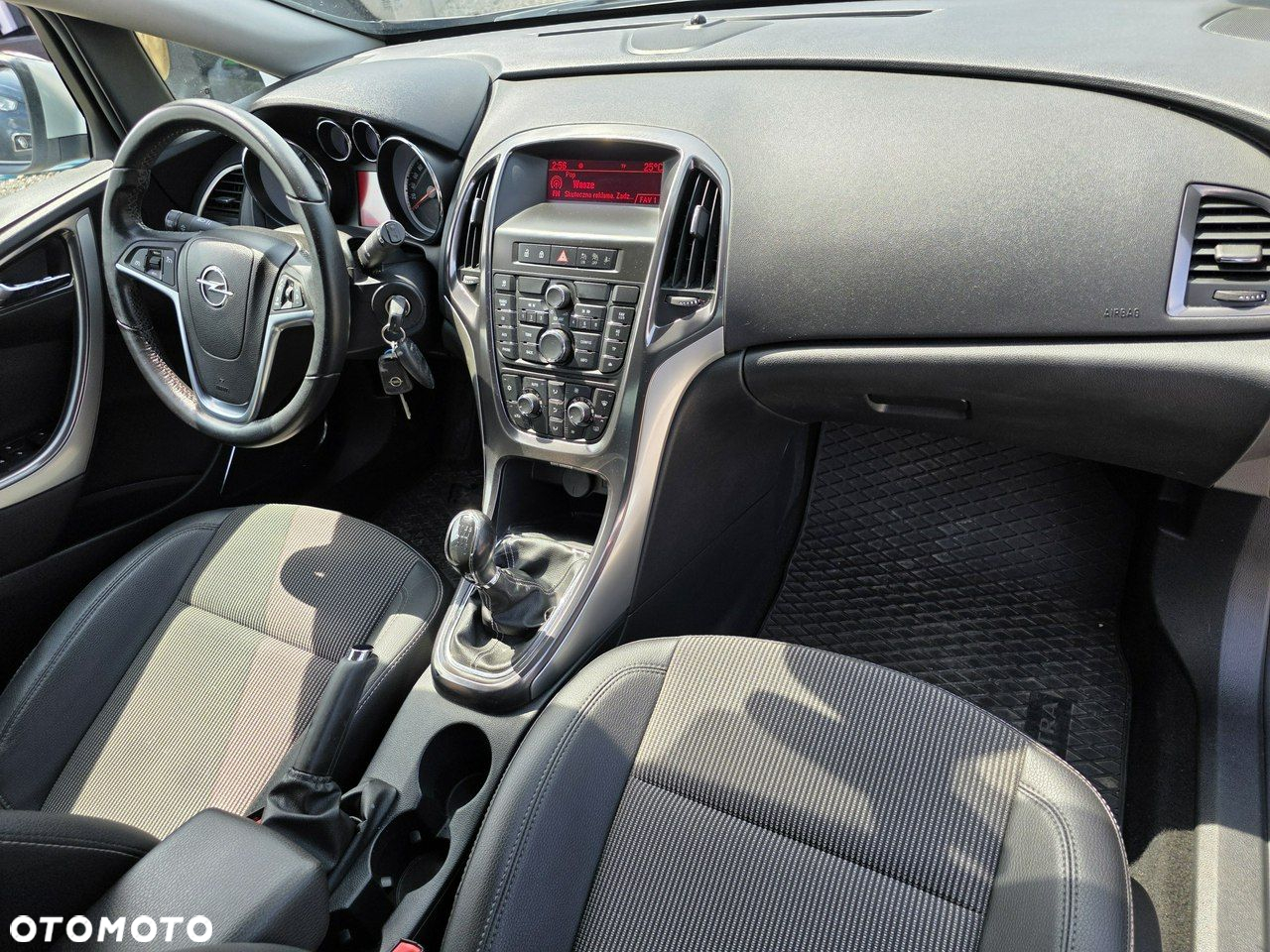 Opel Astra 1.4 Turbo Cosmo - 26