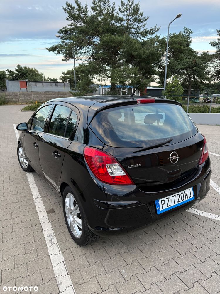 Opel Corsa 1.4 16V Cosmo - 6