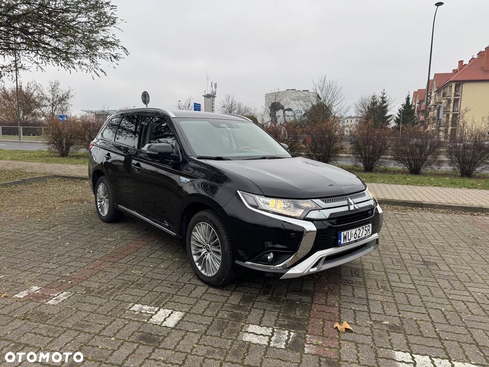 Mitsubishi Outlander - 1