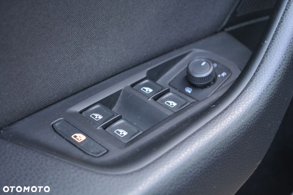 Volkswagen Passat 2.0 TDI SCR DSG Business - 8
