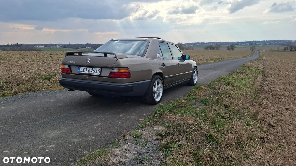 Mercedes-Benz W124 (1984-1993) - 9