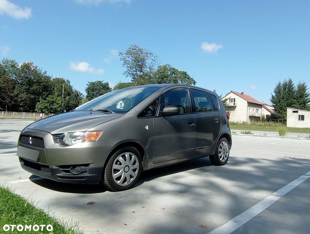 Mitsubishi Colt 1.1 Inform - 1
