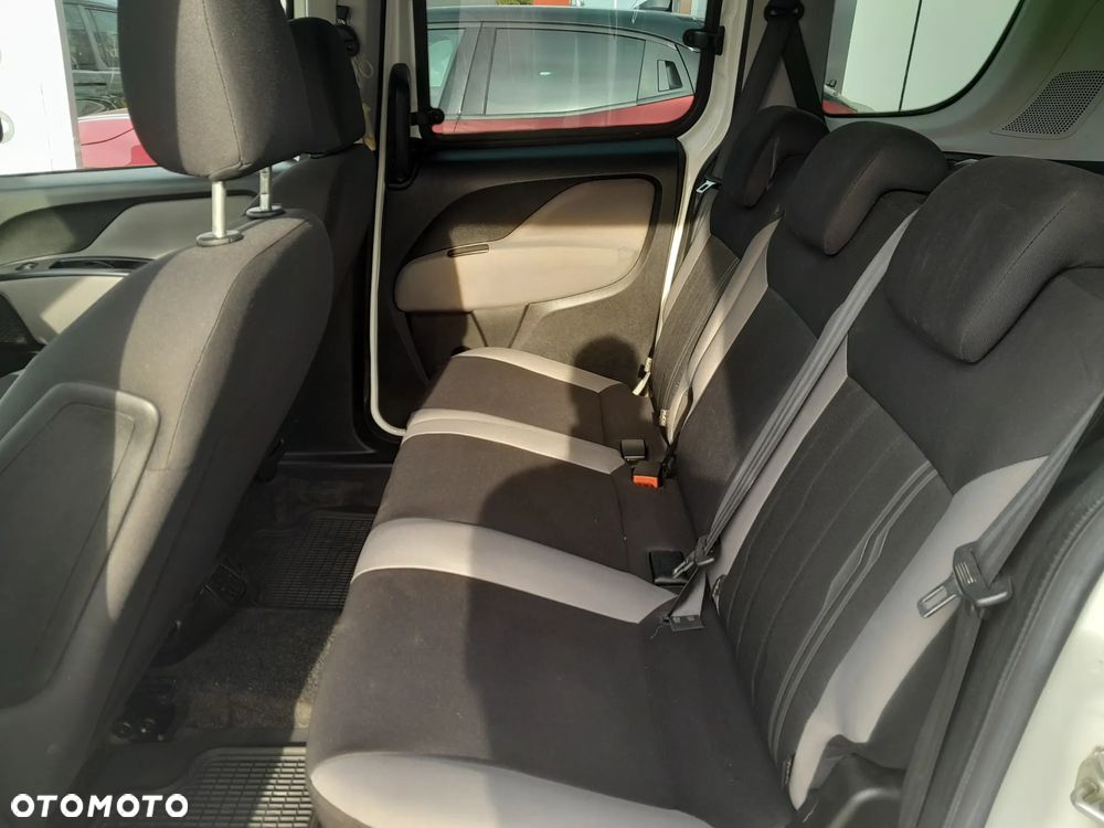Fiat Doblo 1.4 16V Easy - 10