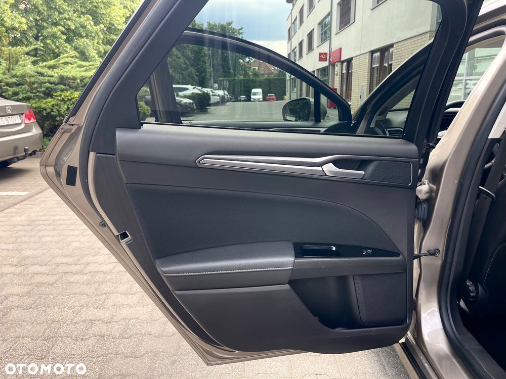 Ford Mondeo - 22