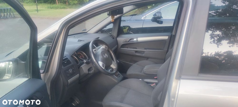 Opel Zafira 1.9 CDTI Sport - 8