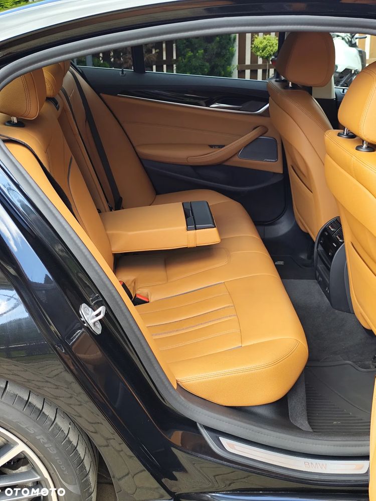 BMW Seria 5 530i GPF xDrive Luxury Line - 13