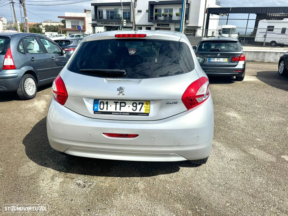 Peugeot 208 1.4 HDi SE Style - 5