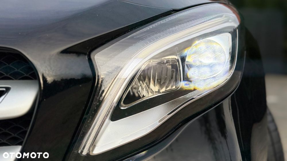 Mercedes-Benz GLA 200 d 4-Matic AMG Line - 10