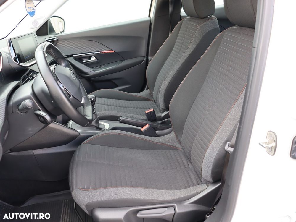 Peugeot 2008 1.2 L PureTech STT Active - 8