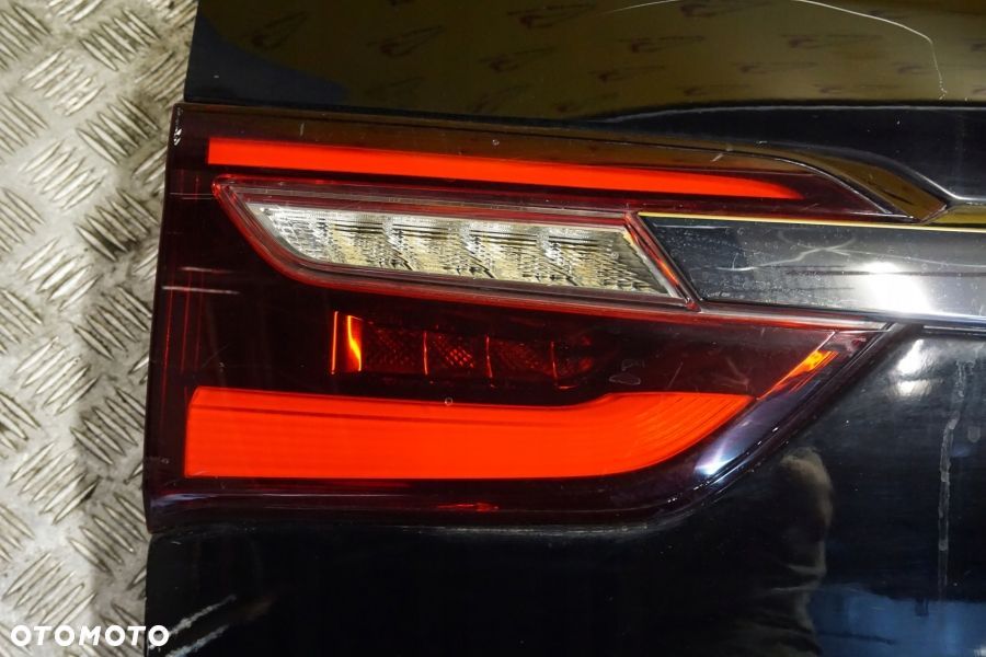 INFINITI QX80 2018 - 2024 Klapa Tylna Bagażnika Spoiler Lampa Tył USA - 14