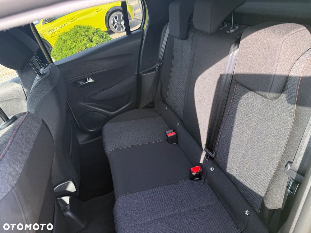 Peugeot 208 - 13