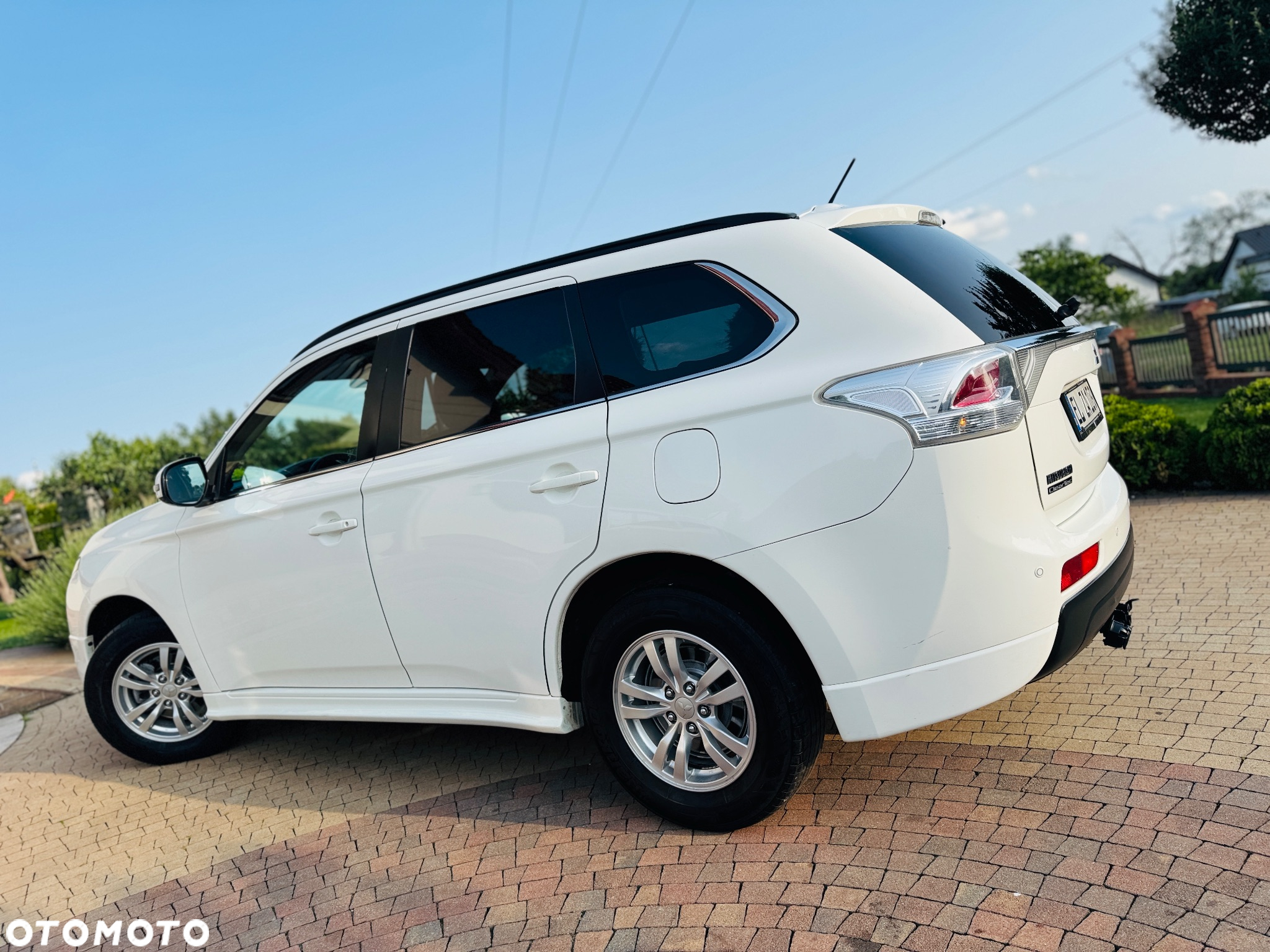 Mitsubishi Outlander 2.0 Intense + Navi 4WD CVT - 25