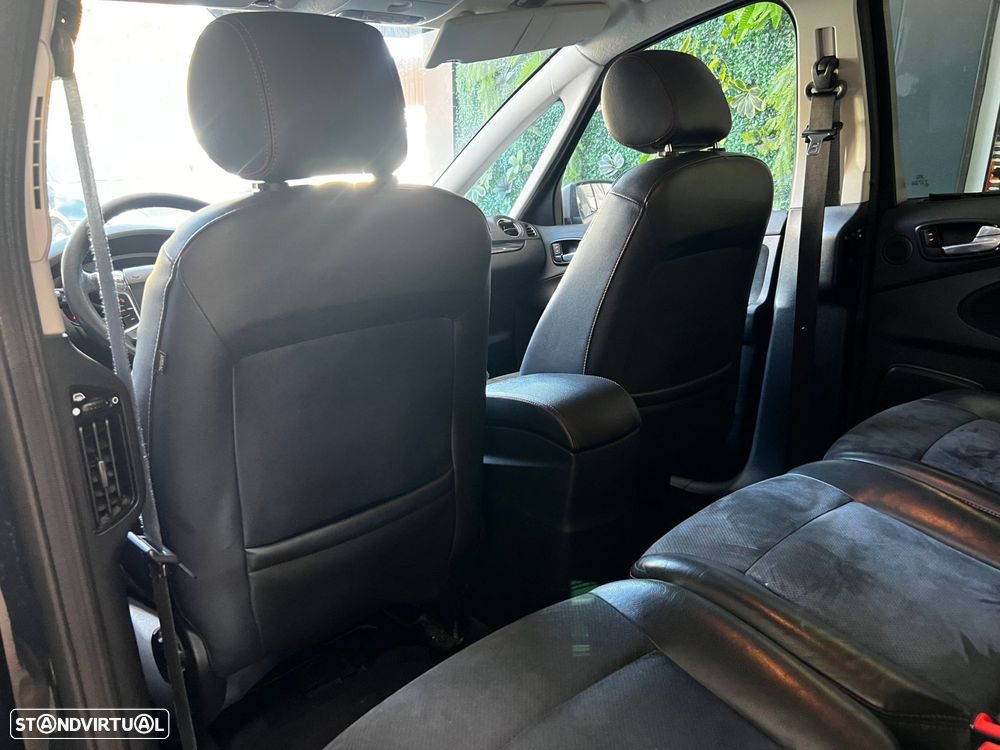 Ford S-Max 2.2 TDCi Titanium 7L - 11