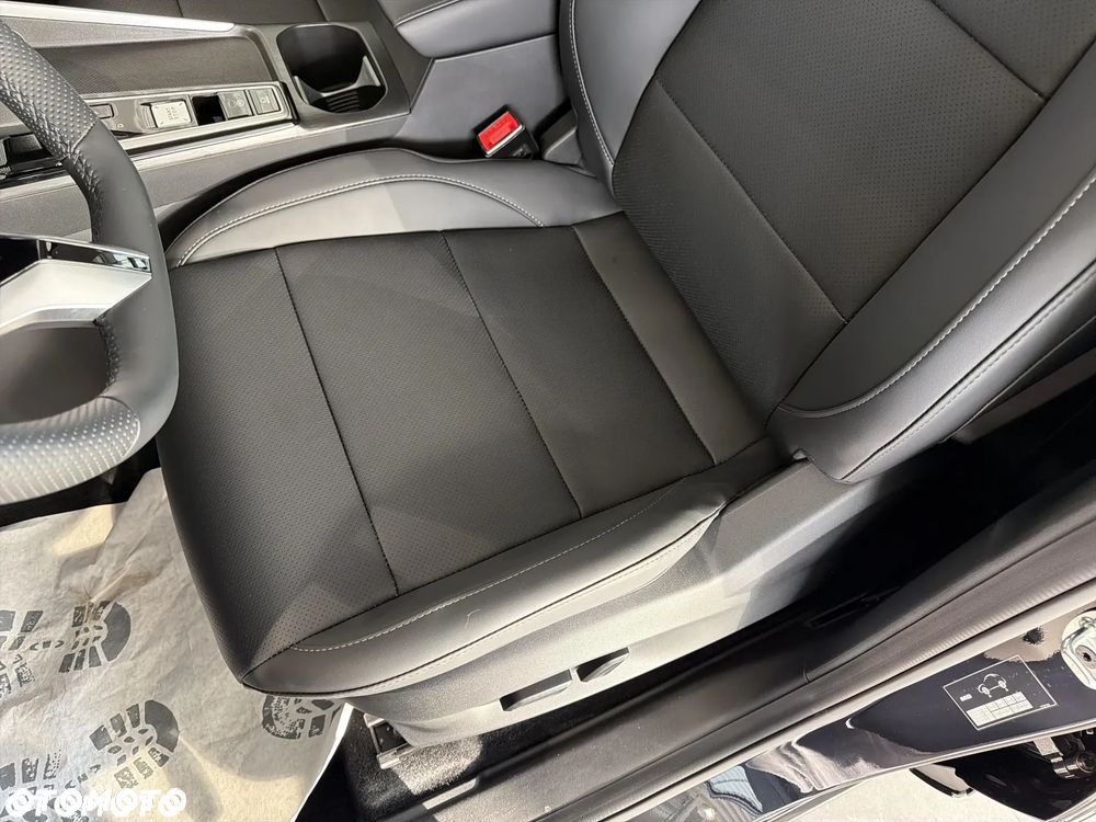 MG ZS Hybrid+ - 11