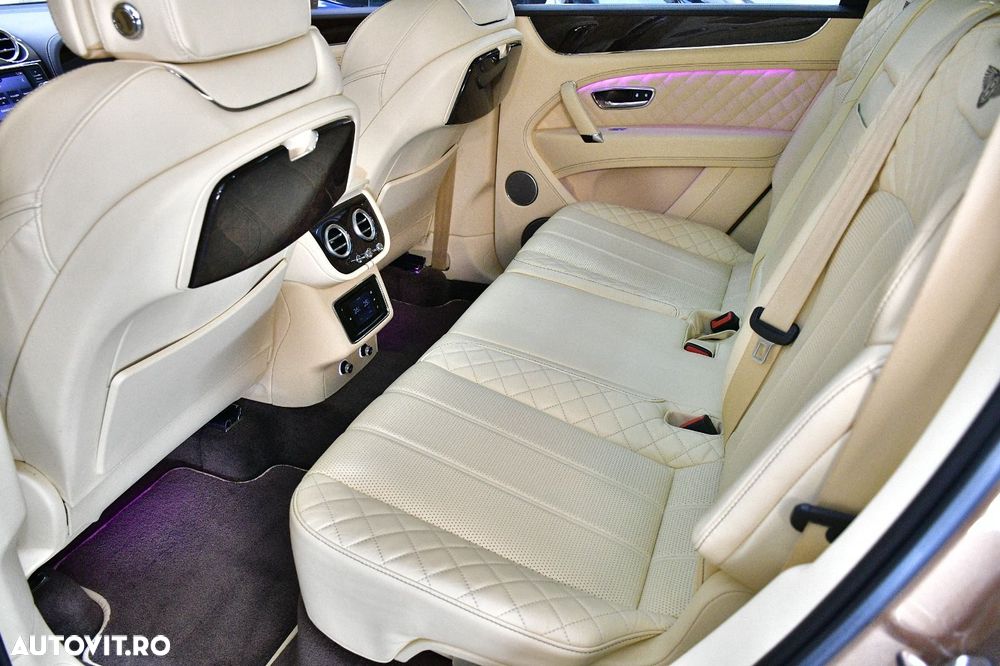 Bentley Bentayga W12 Mulliner - 17