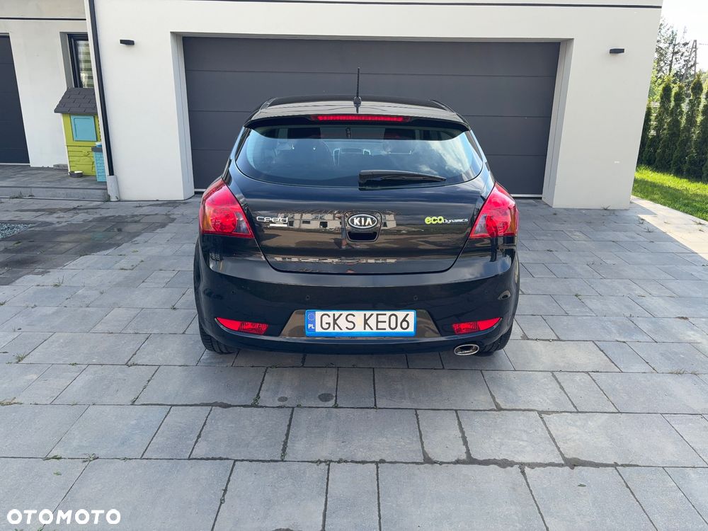 Kia Ceed 1.6 CRDi ISG Vision - 38