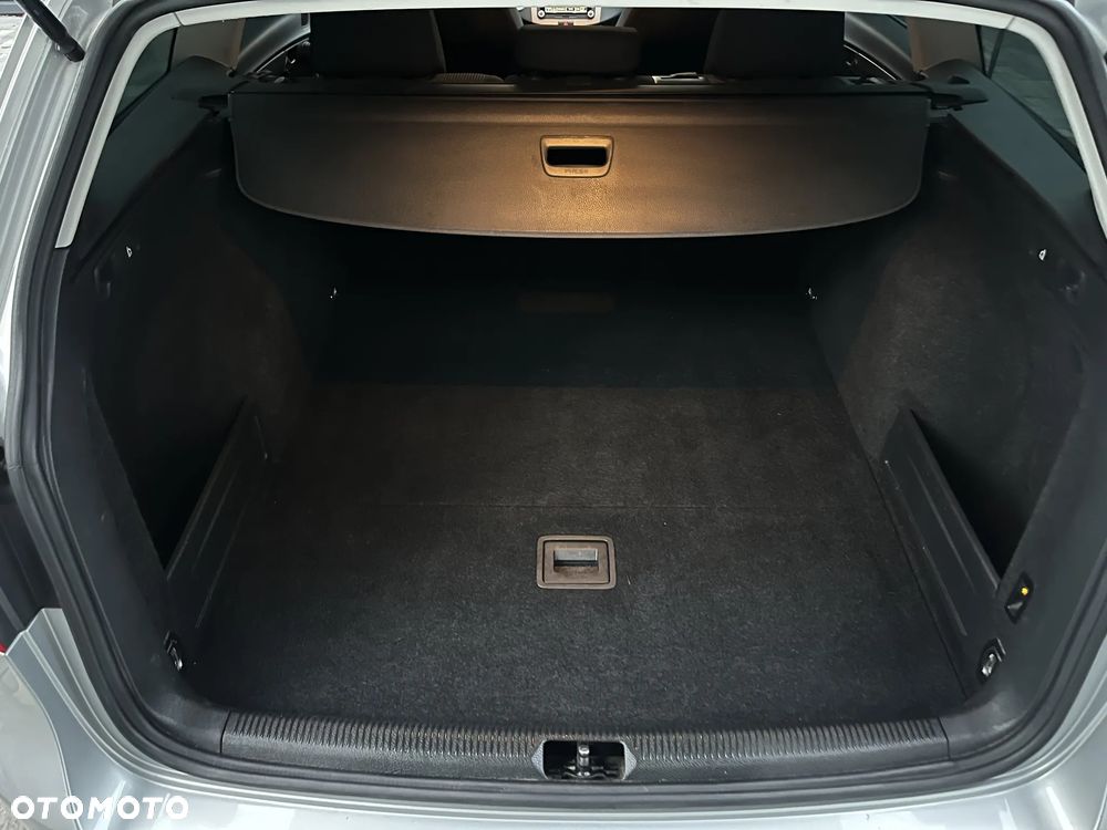 Volkswagen Passat 2.0 TDI Comfortline R-Style DSG - 11