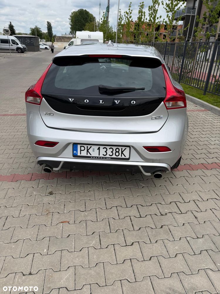 Volvo V40 D2 Drive-E SCR R-Design Momentum - 5