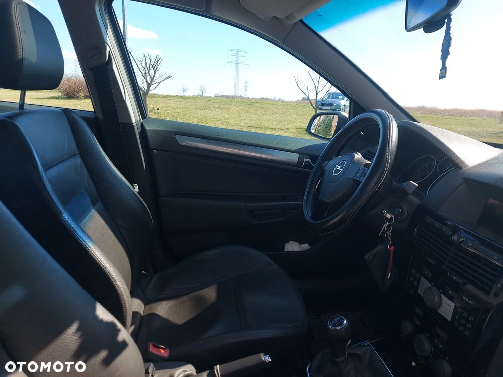 Opel Astra 1.3 CDTI Cosmo - 24