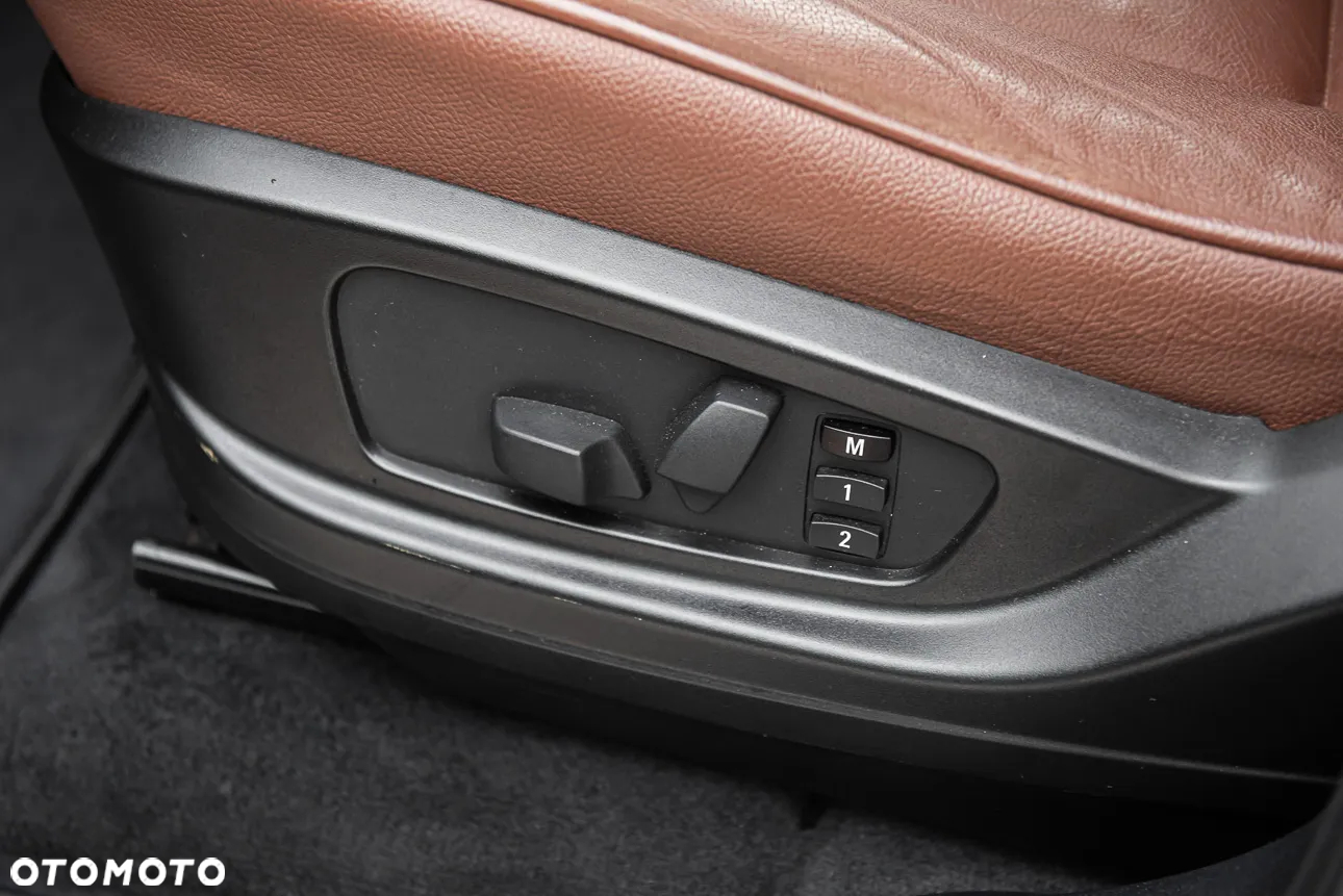 BMW X5 3.5i xDrive - 17