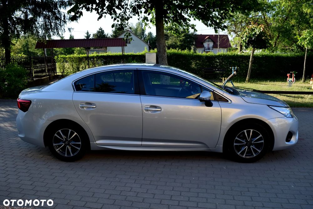 Toyota Avensis 2.0 Premium MS - 9