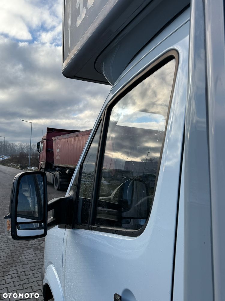 Mercedes-Benz Sprinter - 10