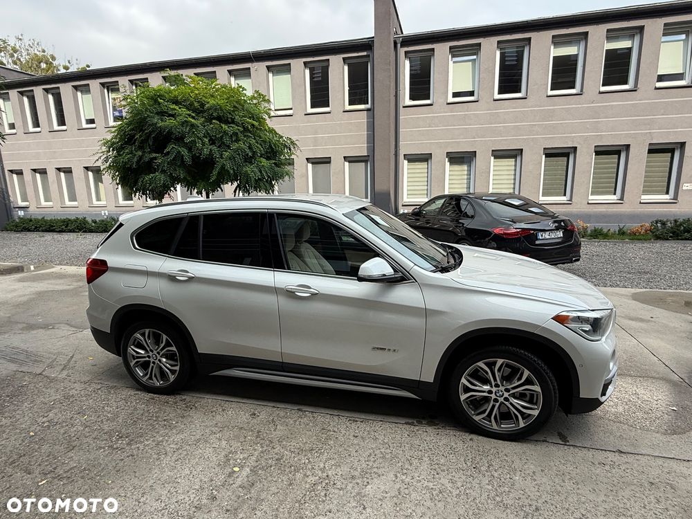 BMW X1 xDrive25i GPF Sport Line - 3